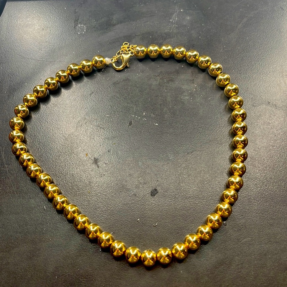 Gold beaded necklace!